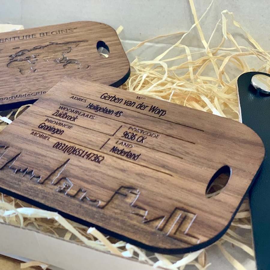 Bagagelabel-WoodWideCities-relatiegeschenk-promotioneel-hout-duurzaam2