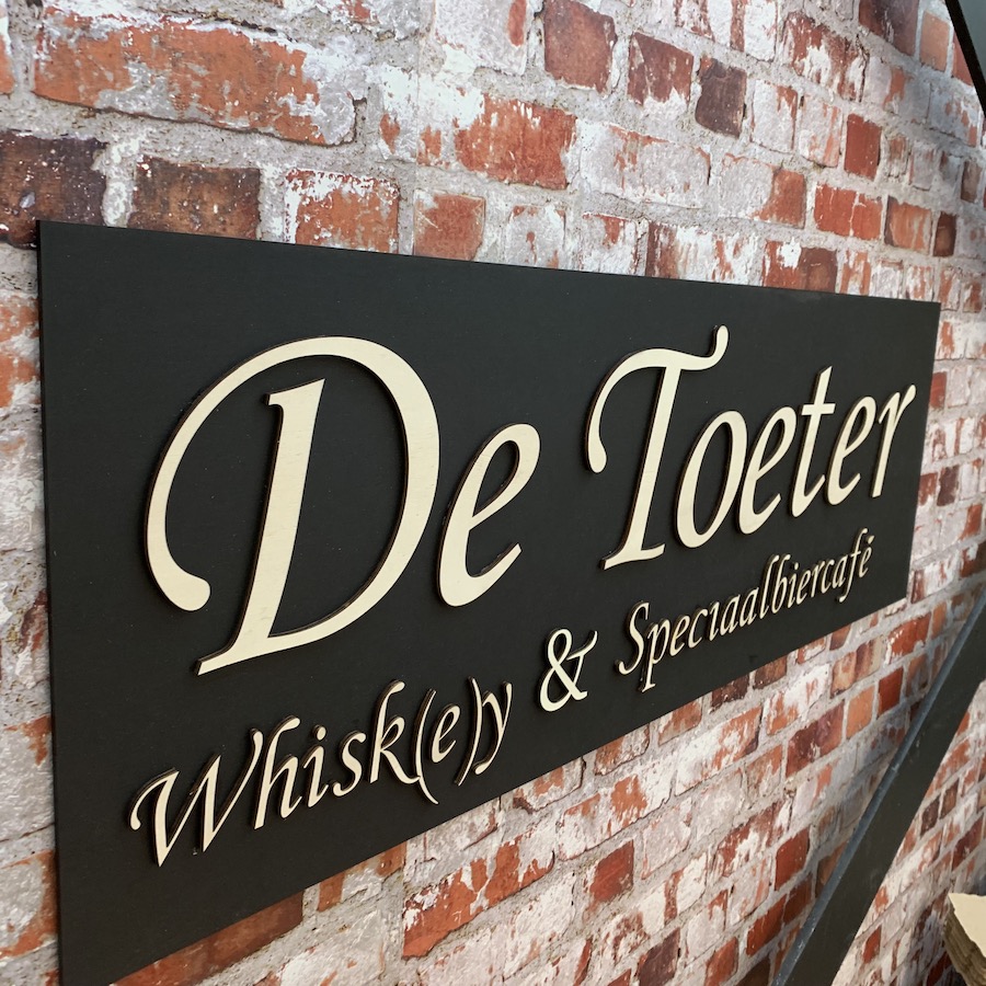 Logo-op-maat-WoodWideCities-relatiegeschenk-promotioneel-hout-duurzaam59