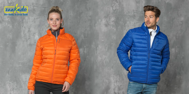 gewatteerde-jas-met-logo-bedrukking-gepersonaliseerd-warm-sportief-relatiegeschenk-kerstpakket-event-kleding-jack-heren-dames-transfer-geborduurd-zaakado-rotterdam