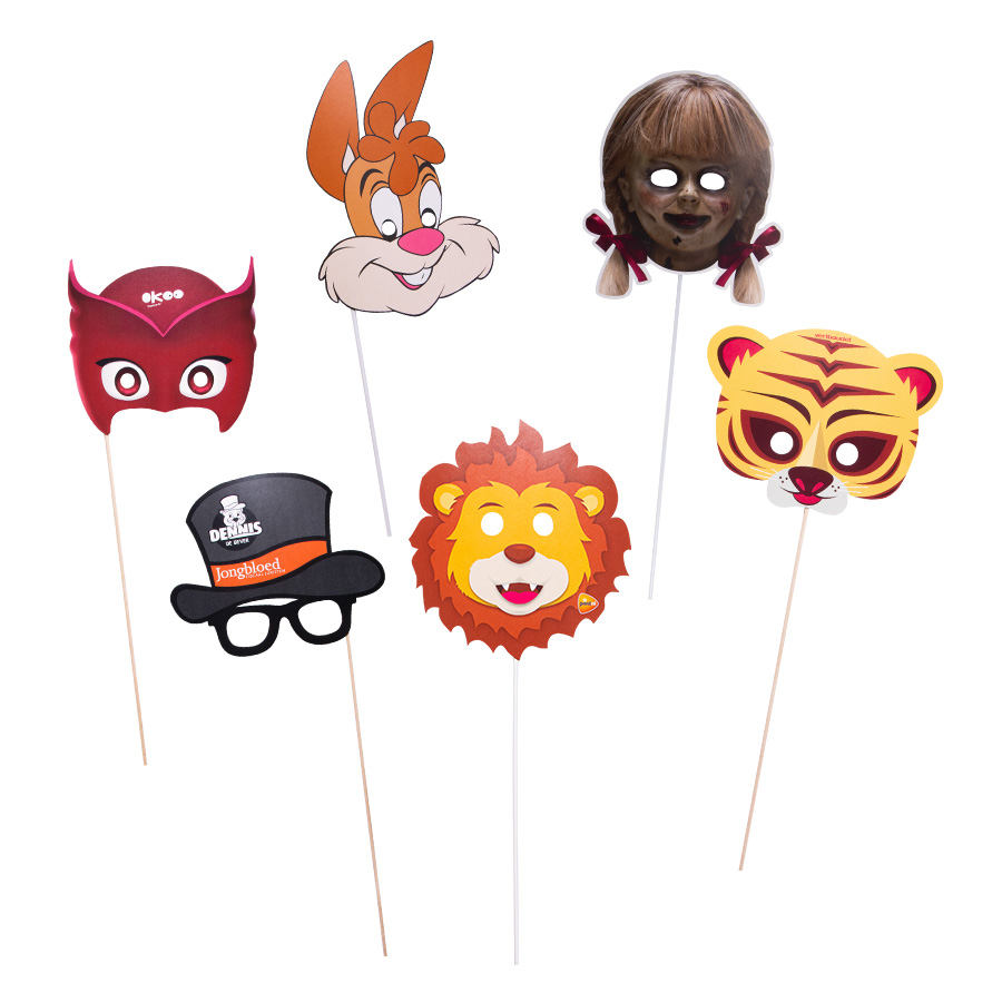 Maskers met stokje bedrukken (1)