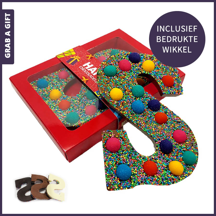 chocoladeletter met bedrukte wikkel