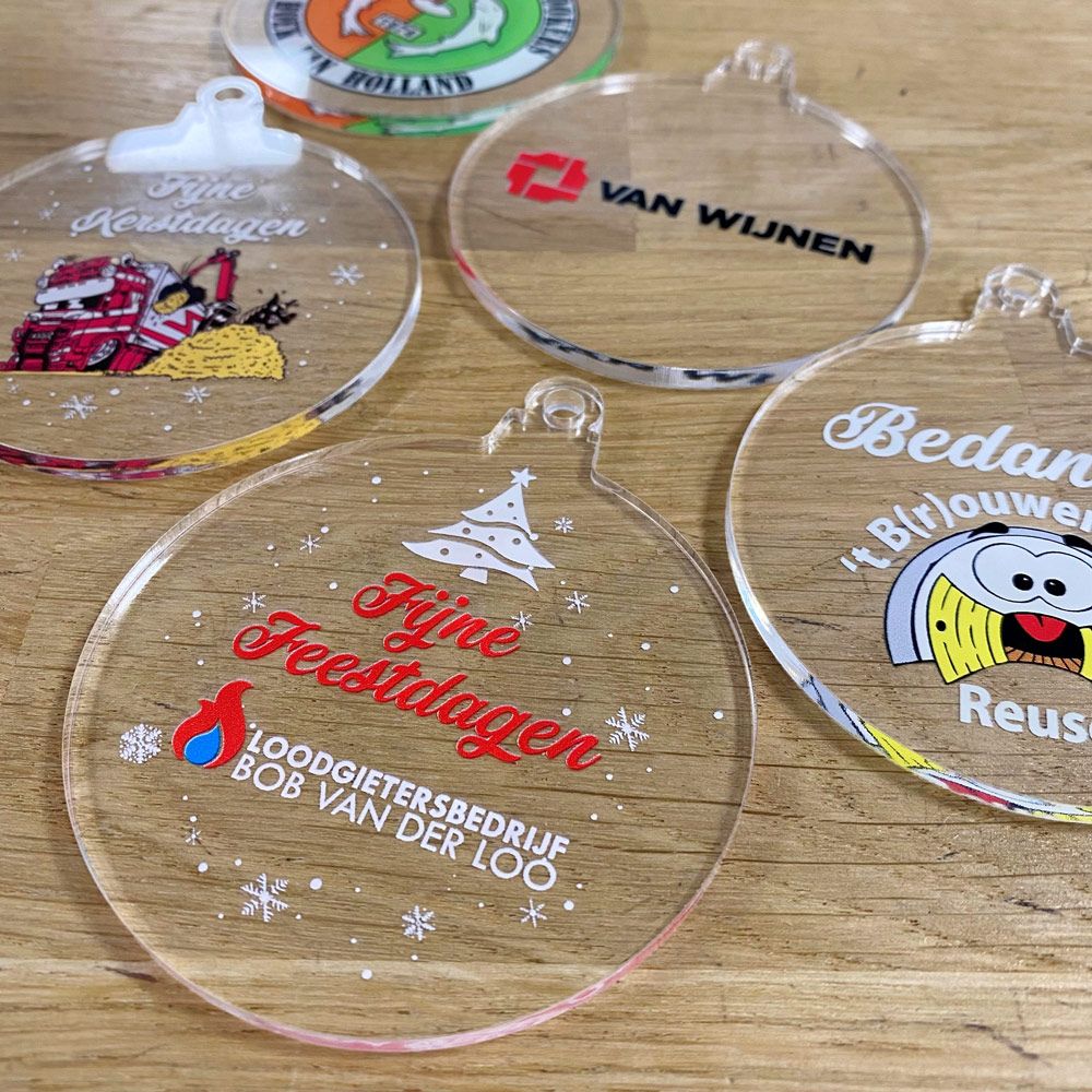 plexiglas-kerstbal-ornament-detail-01
