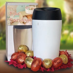 Thermobeker met chocolade paaseitjes